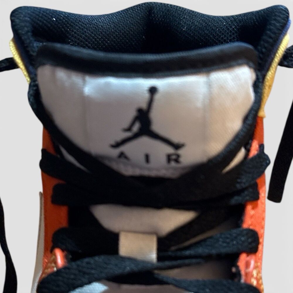 Nike Air Jordan Air Jordan 1 Mid SE GS Sneakers  DV1316-100 Size 7Y  Women’s 8.5 - Picture 13 of 16